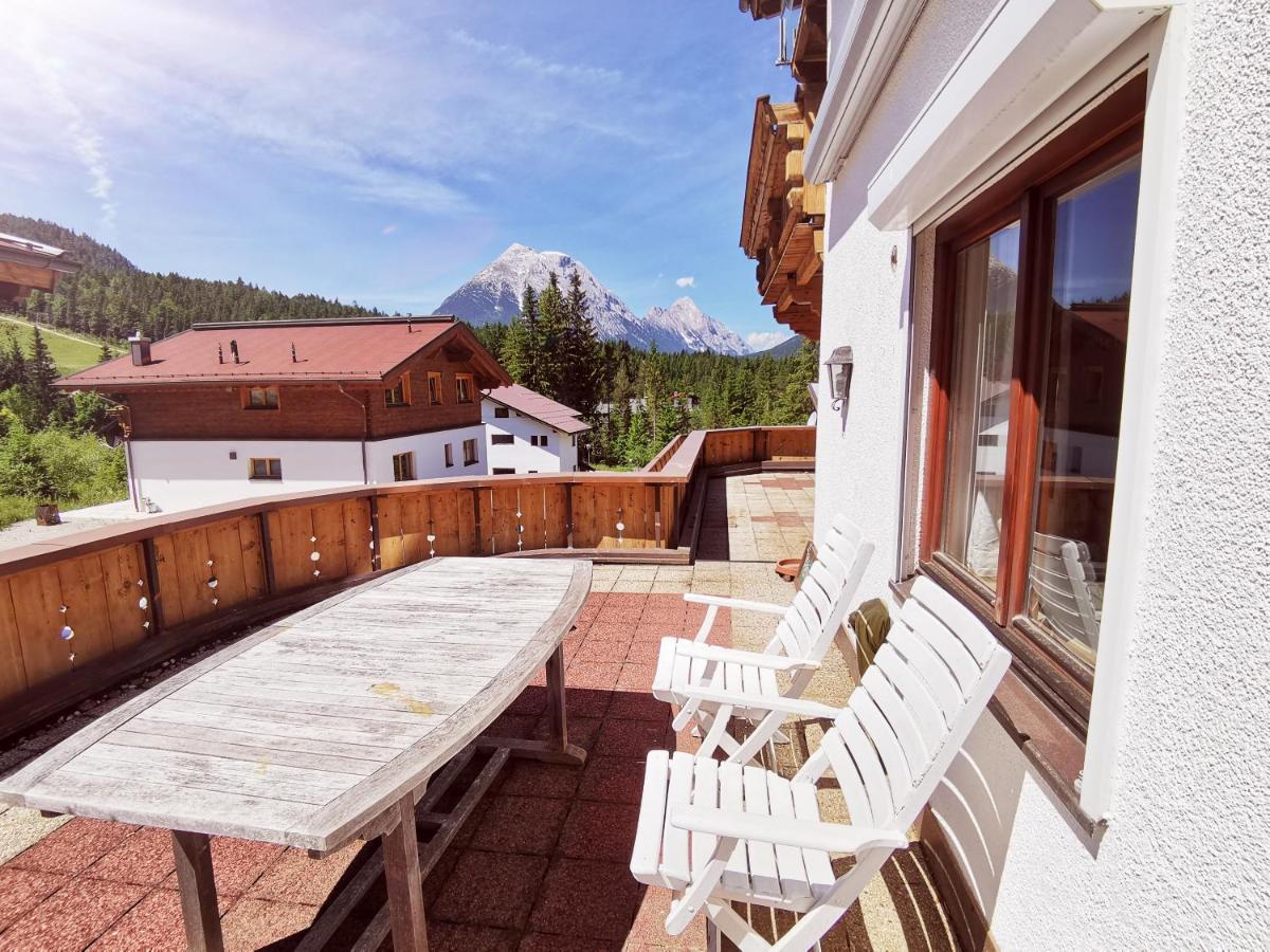 Schickster Sky Lodge 洛伊塔施 外观 照片