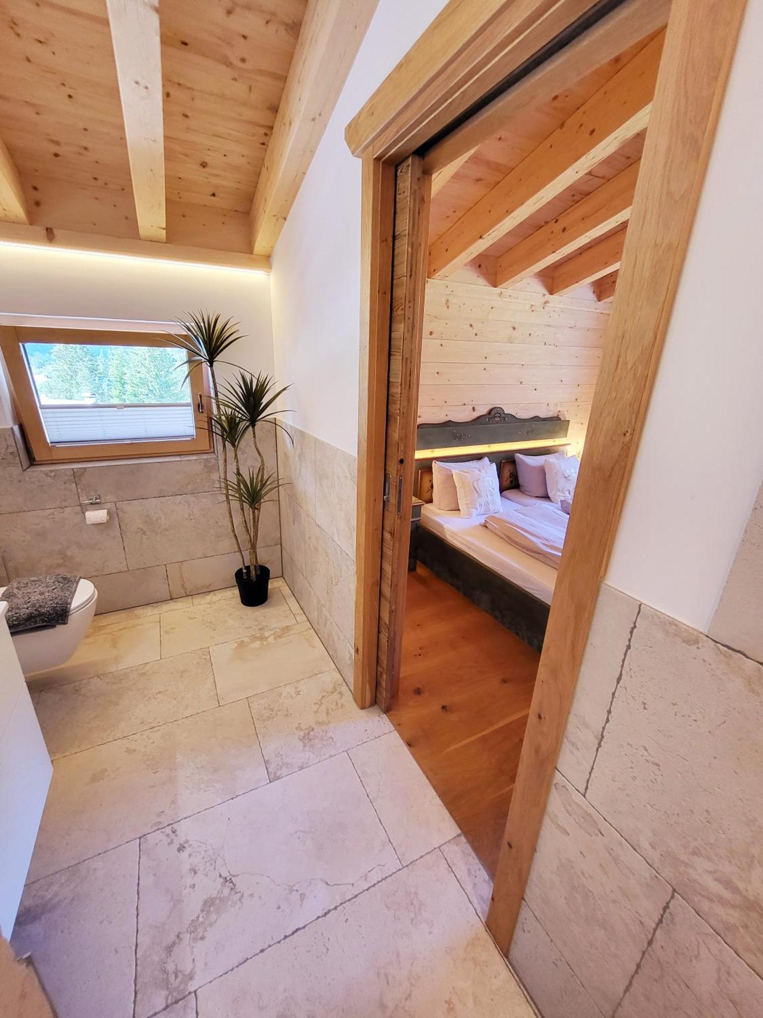 Schickster Sky Lodge 洛伊塔施 外观 照片