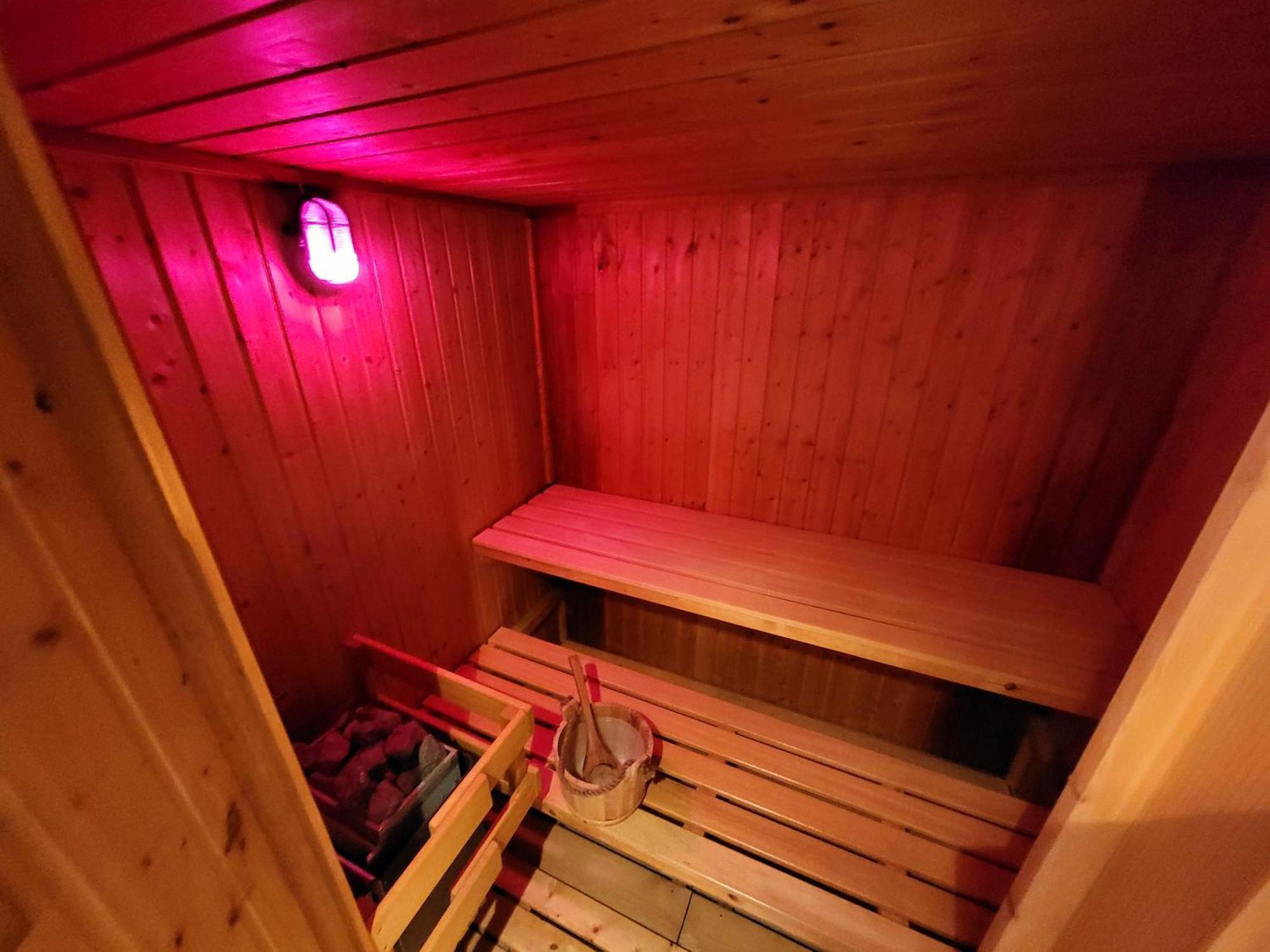 Schickster Sky Lodge 洛伊塔施 外观 照片