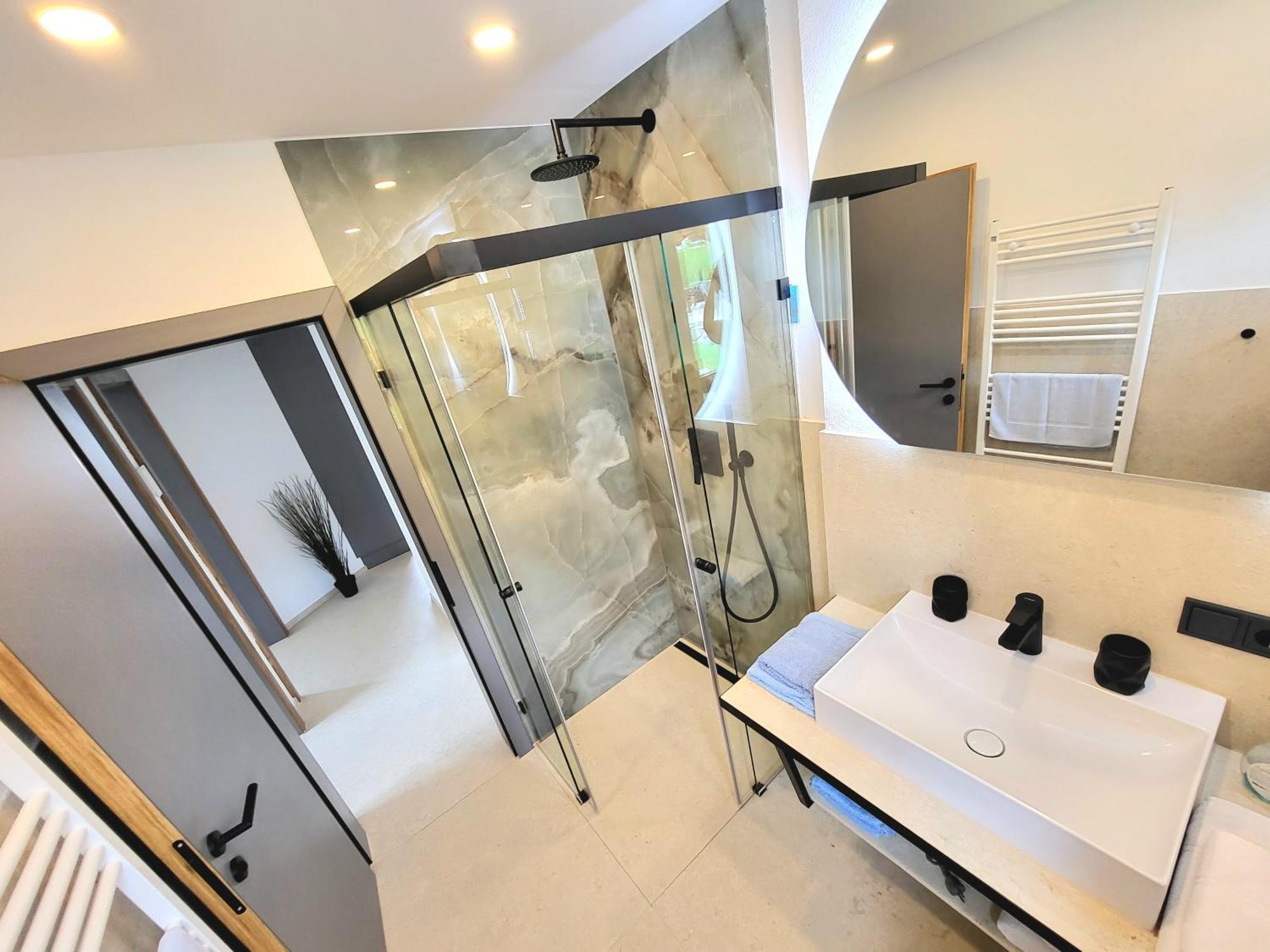 Schickster Sky Lodge 洛伊塔施 外观 照片