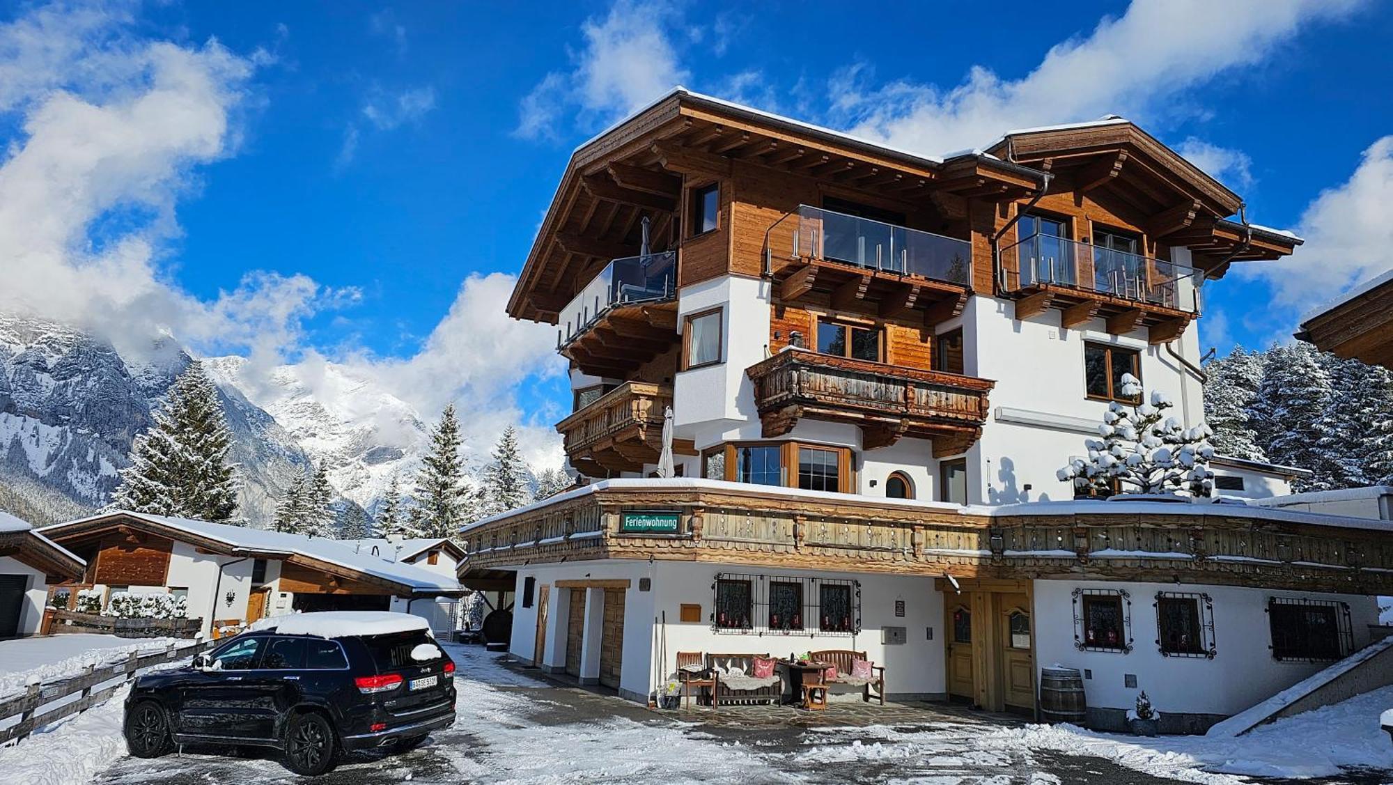 Schickster Sky Lodge 洛伊塔施 外观 照片