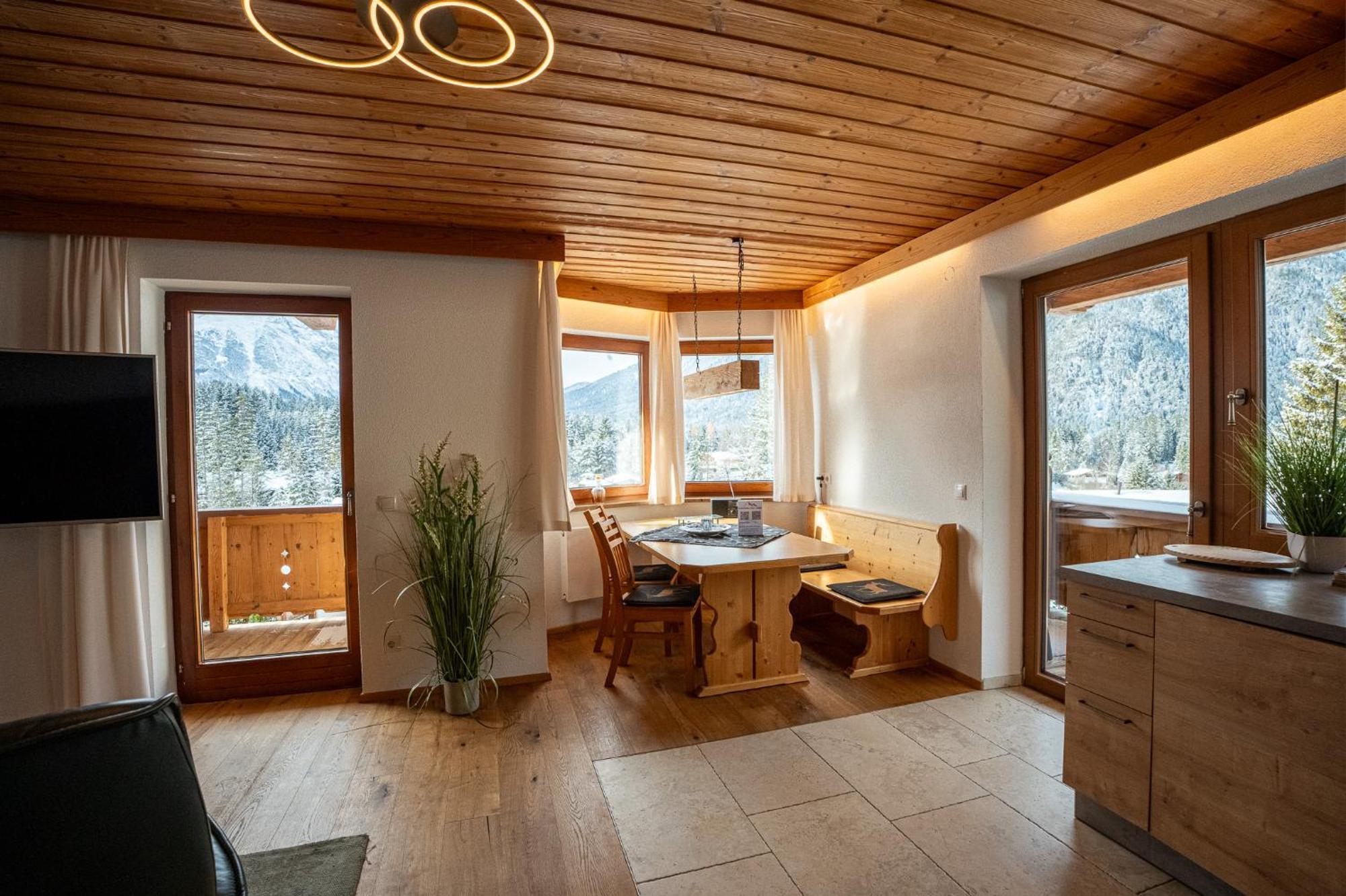 Schickster Sky Lodge 洛伊塔施 外观 照片